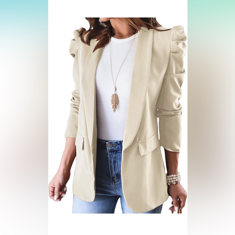 NWT Woman’s cream blazer with tags